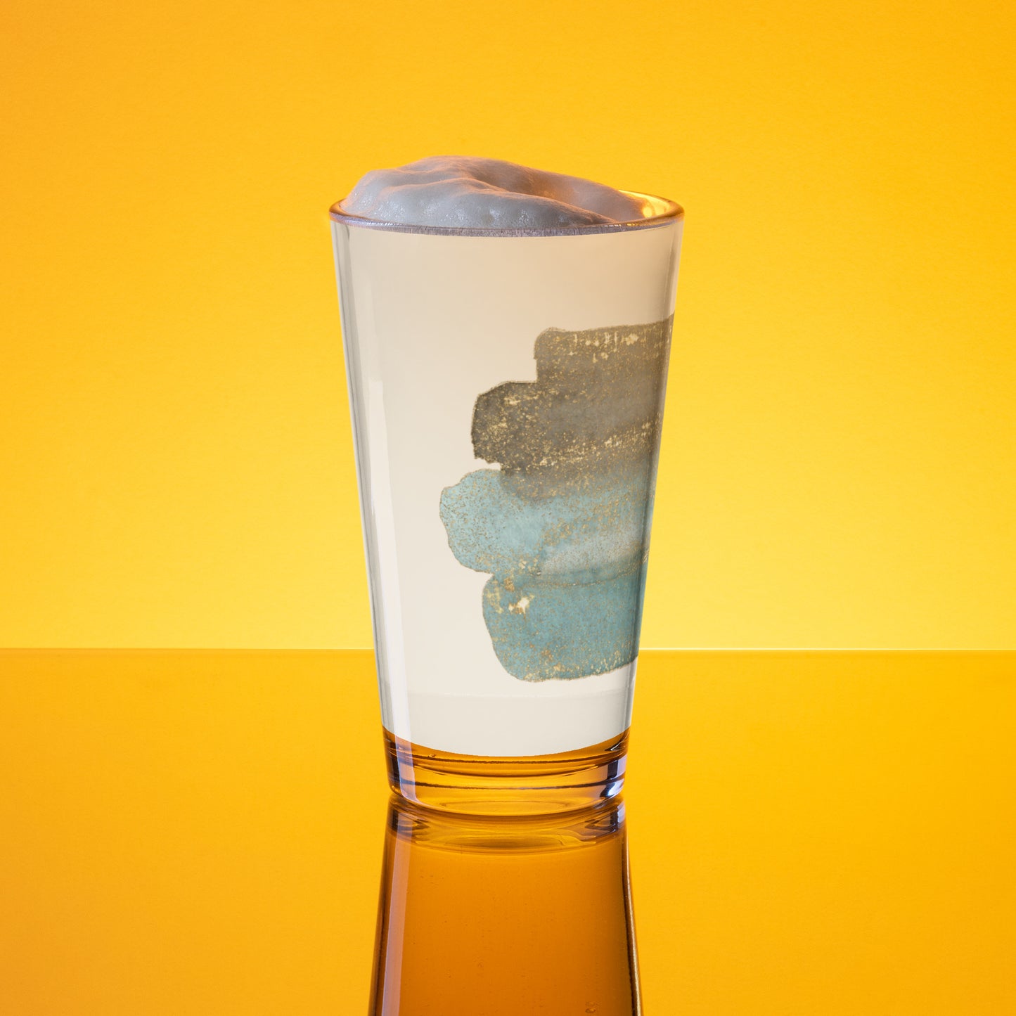 Shaker pint glass