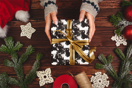 Wrapping Paper Sheets With Bold Design